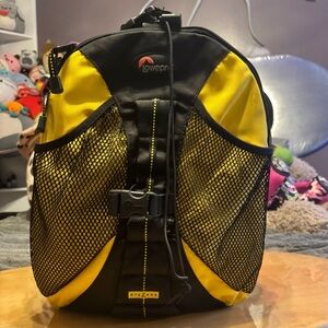 LowePro DryZone DZ-200 Waterproof Camera Backpack Black Yellow
